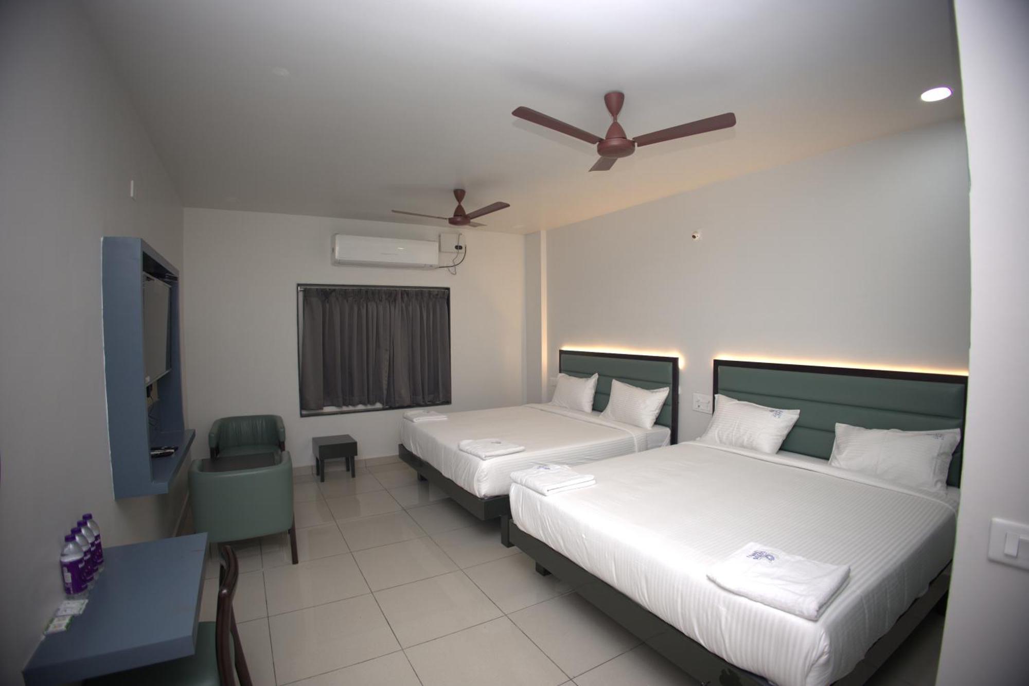 Hotel The Lotus Park Srikalahasti Exterior foto